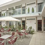 Hostel Welcome In